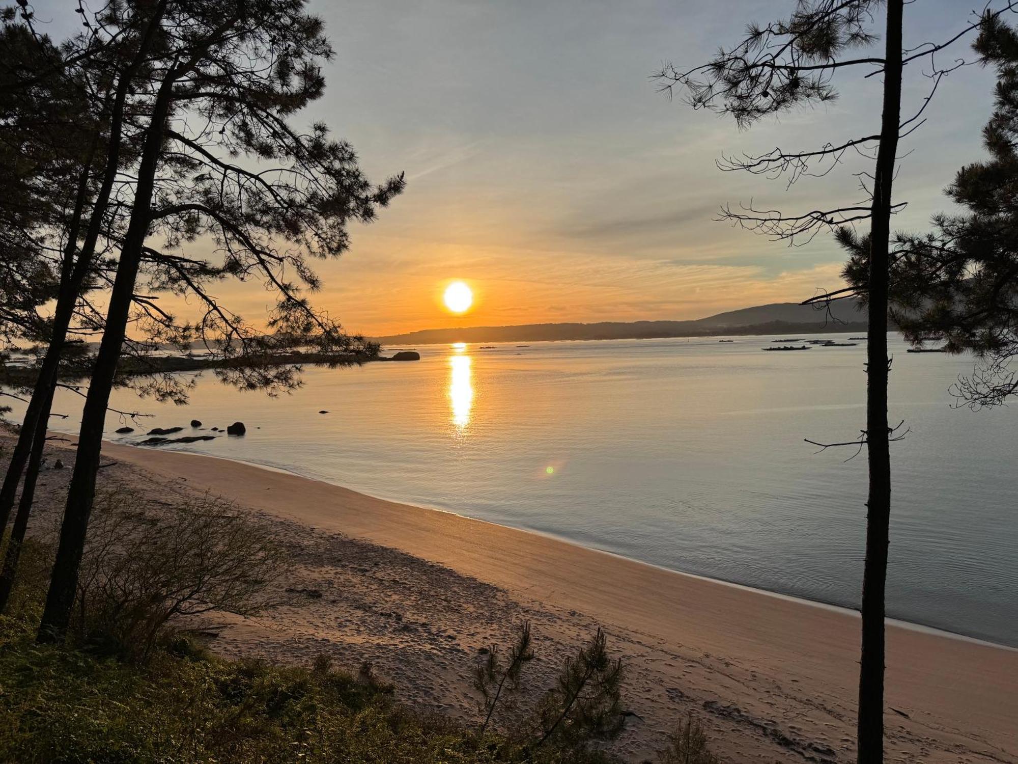 Apartamento Paseo Maritimo-A Illa De Arousa Bagian luar foto